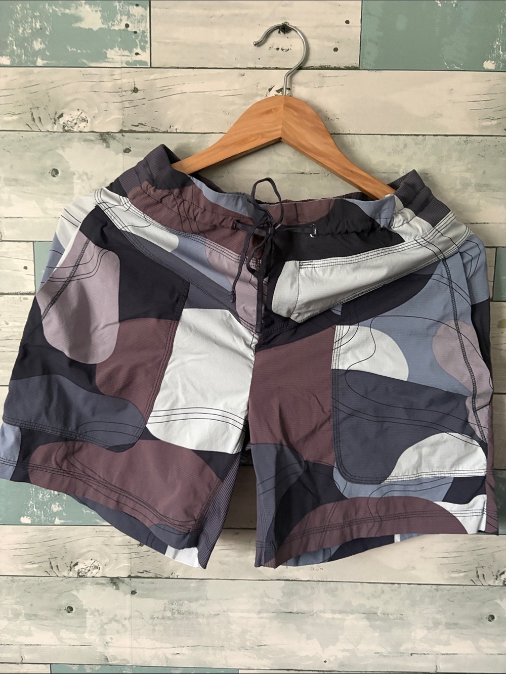 Indyeva SAHARA Women's Drawstring Shorts in Gray & Purple Abstract Print